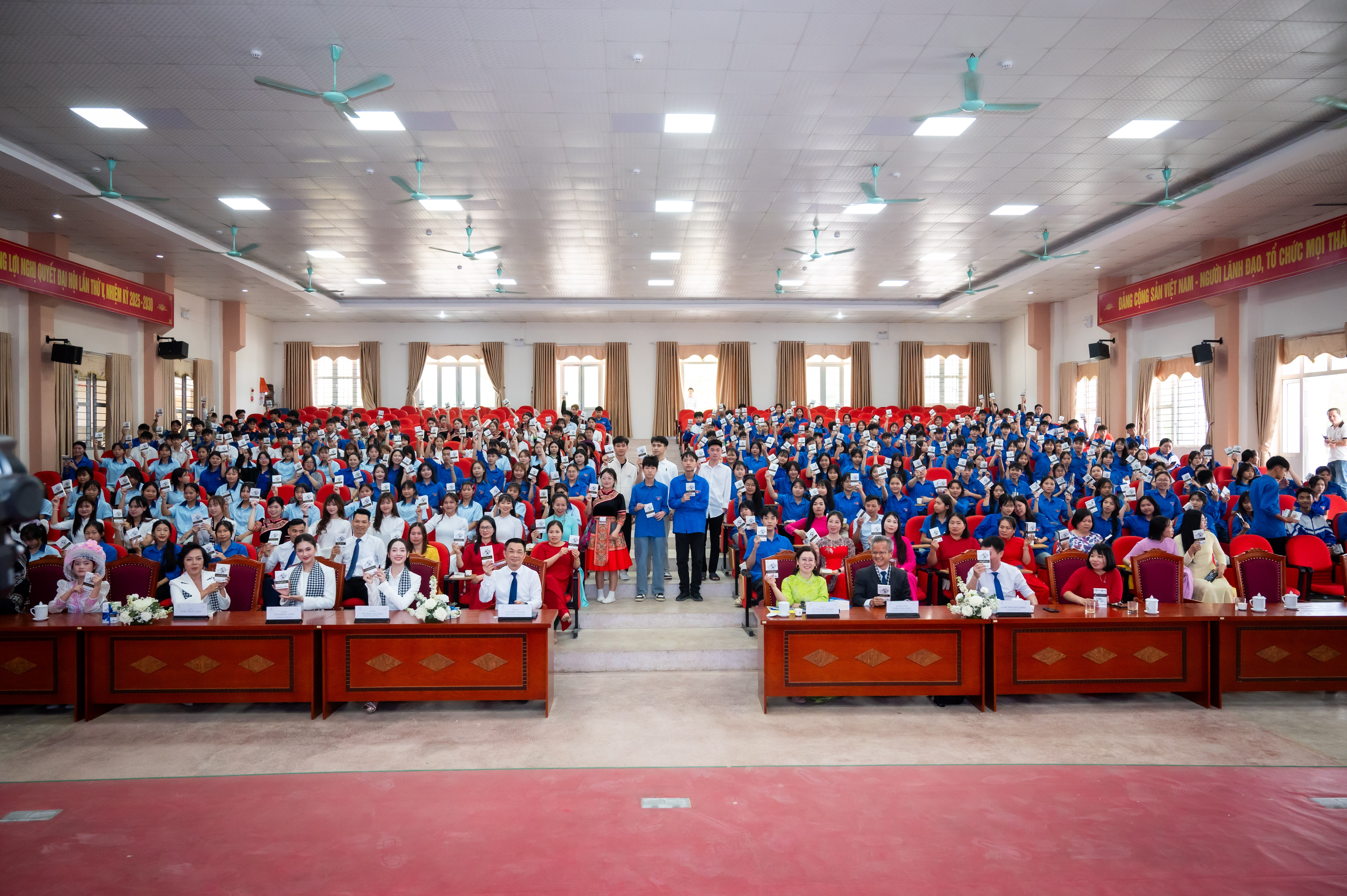 Hanh trinh Tu Trai Tim anh 4