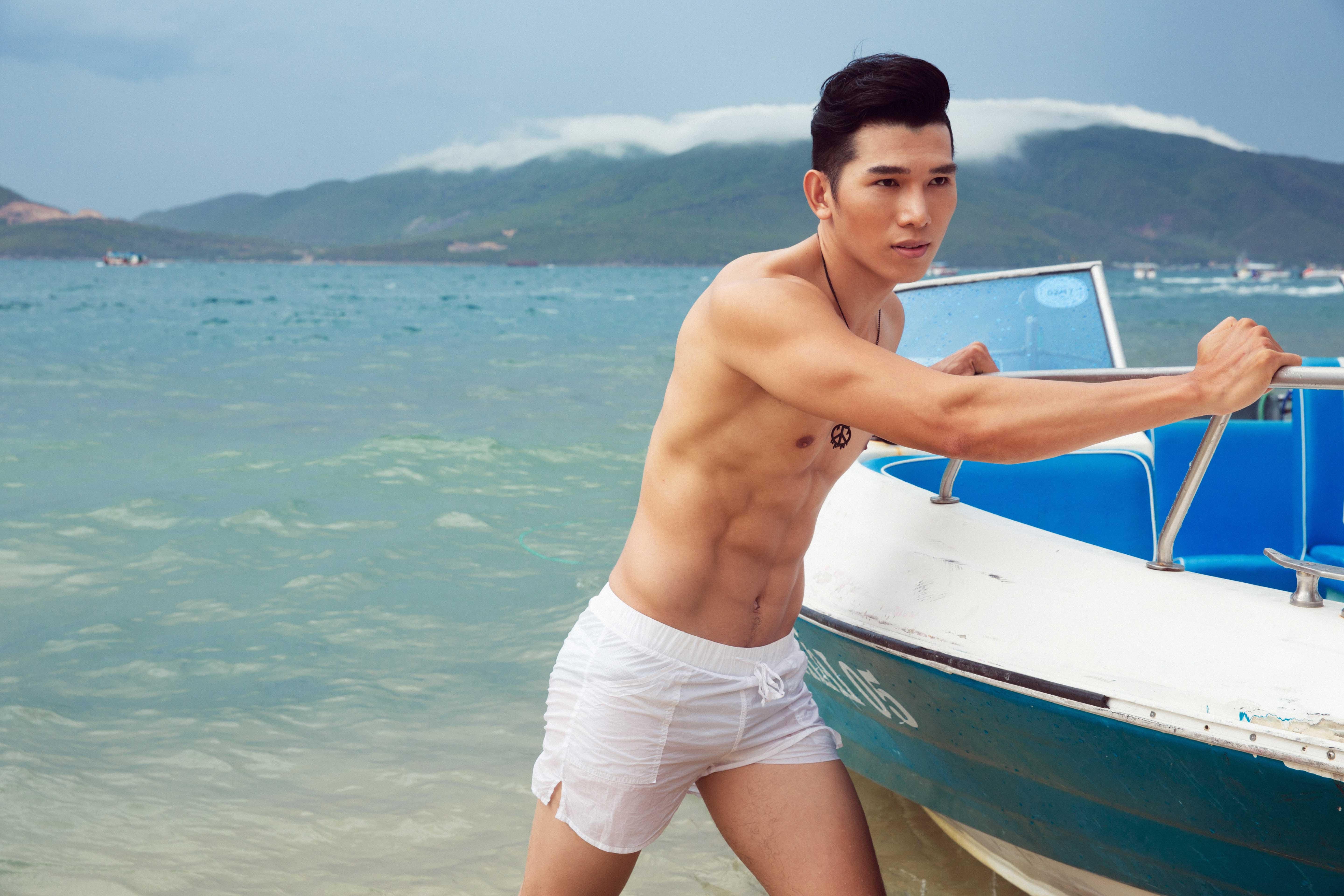 Bí quyết sở hữu bụng 6 múi của Ngọc Tình ảnh 1 Bi quyet so huu bung 6 mui cua Ngoc Tinh anh 1