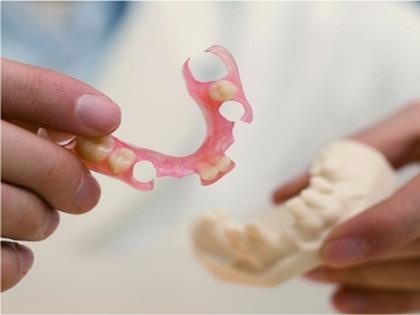 Thanh nien 26 tuoi nuot rang gia vao bung sau tiec cuoi hinh anh