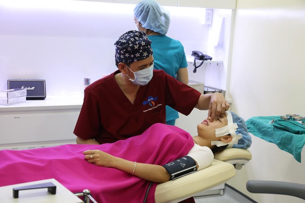 Phẫu thuật thẩm mỹ đẹp tự nhiên ảnh 1 Phau thuat tham my dep tu nhien anh 1