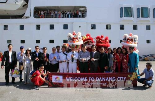 'Xông đất' Đà Nẵng bằng đường biển ảnh 1 'Xong dat' Da Nang bang duong bien anh 1