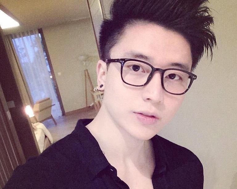 Hot boy phong tap so huu than hinh co bap sau khi tang 25 kg hinh anh