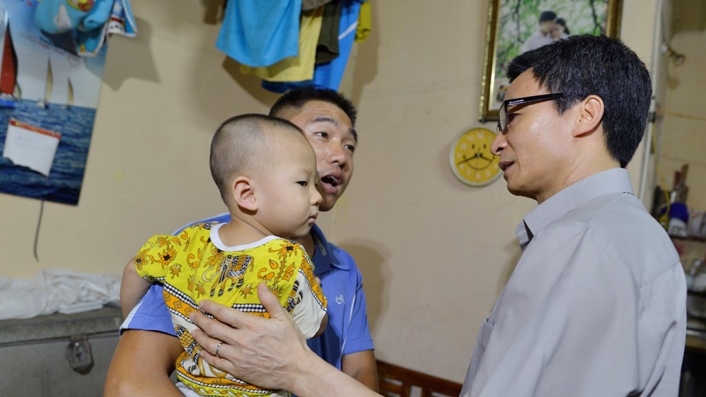 Pho Thu tuong Vu Duc Dam kiem tra phong dich sot xuat huyet Ha Noi hinh anh