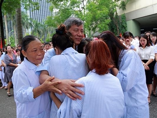 4 bac si tao cam hung lon cho cong dong hinh anh