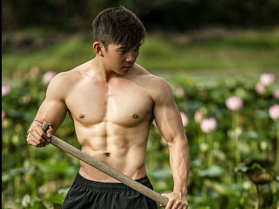 9X so huu co bung 6 mui sau khi tang 20 kg hinh anh