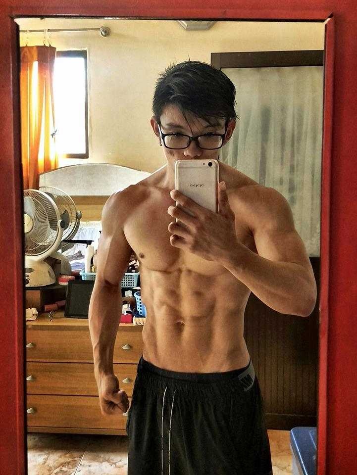 Chàng trai cơ bụng 6 múi ảnh 2 Chang trai co bung 6 mui anh 2