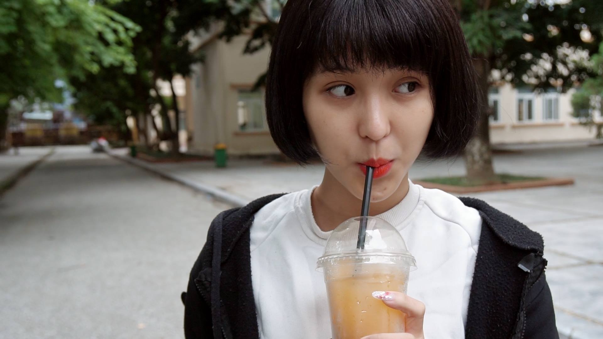 Ban se chon nuoc cam hay tra sua? hinh anh