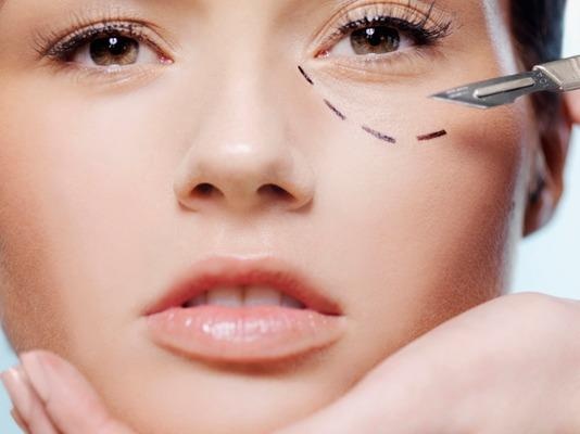 Lam the nao de phan biet ve dep tu nhien va nhan tao? hinh anh