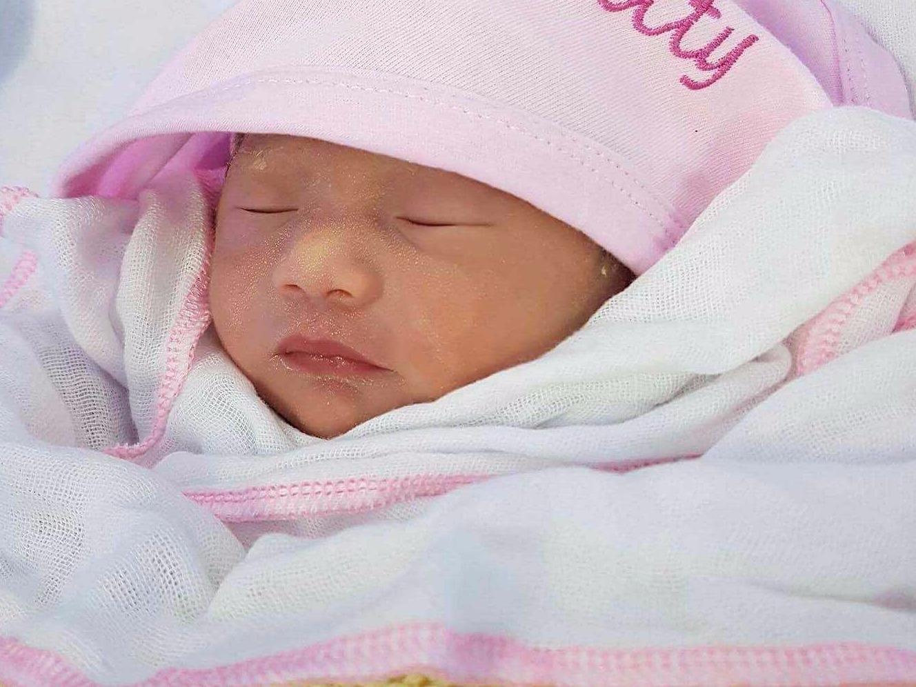 Cach cham tre sinh non khoe manh, phat trien tot cua me 9X hinh anh