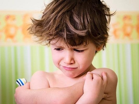 Lam gi khi tre gian du? hinh anh