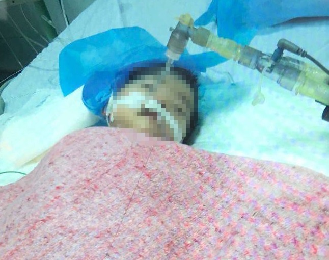 Dieu duong tiem nham thuoc khien benh nhi anh 1