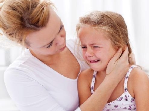 Sai lam cua cha me khien con buong binh hinh anh