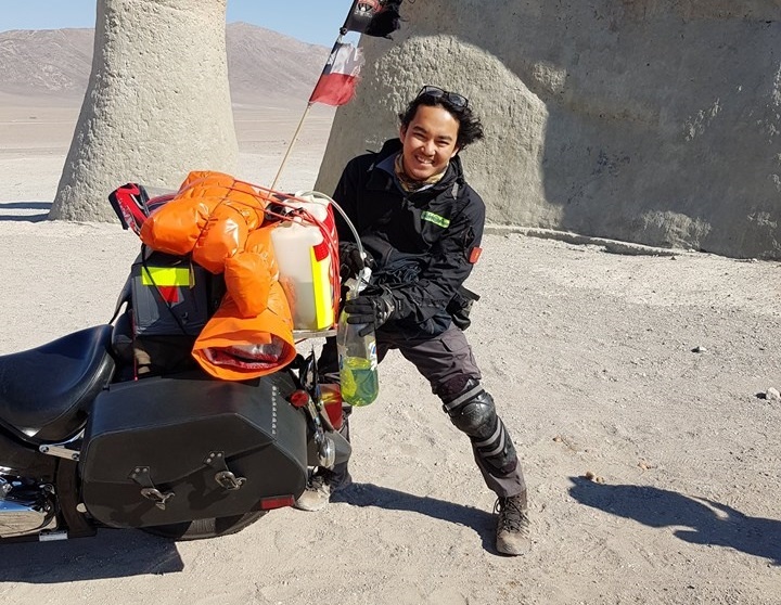 Chang trai di vong quanh the gioi bang xe may anh 3