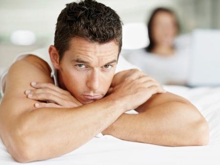 Cach phat hien ung thu tinh hoan cho quy ong hinh anh