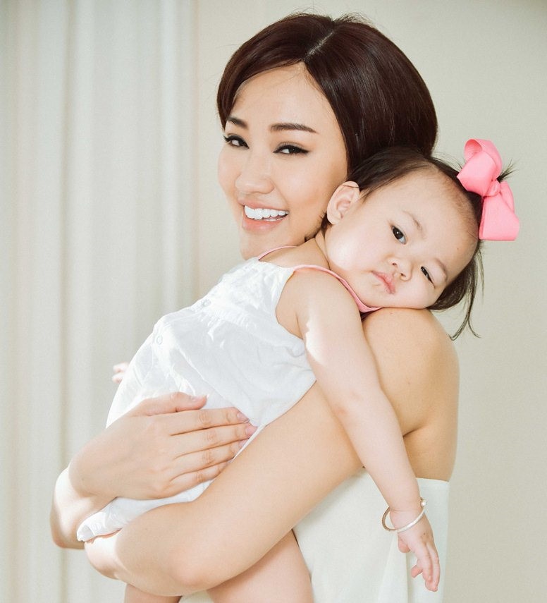 Lần đầu làm mẹ của các mỹ nhân Việt ảnh 2 Lan dau lam me cua cac my nhan Viet anh 2