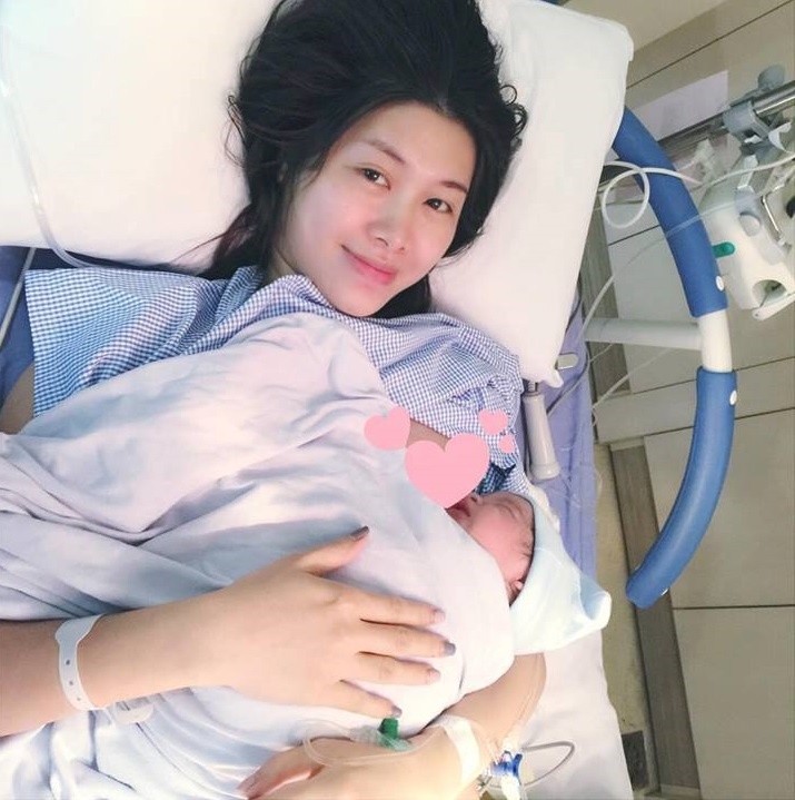 Lần đầu làm mẹ của hot mom Thủy Anh ảnh 1 Lan dau lam me cua hot mom Thuy Anh anh 1
