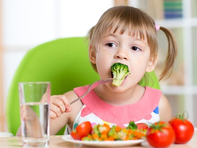 Bi quyet tri 'benh' luoi an rau cu cua be hinh anh