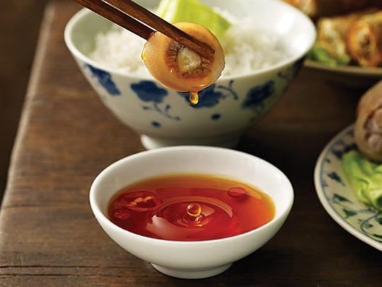 An nuoc mam the nao cho an toan? hinh anh