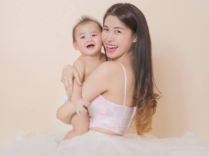 Hot mom Thuy Anh: Chi biet nhin con va khoc vi tram cam sau sinh hinh anh