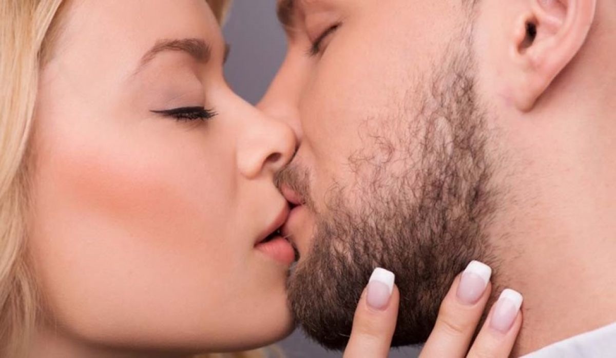 Bệnh lây qua nụ hôn ảnh 1 Benh lay qua nu hon anh 1