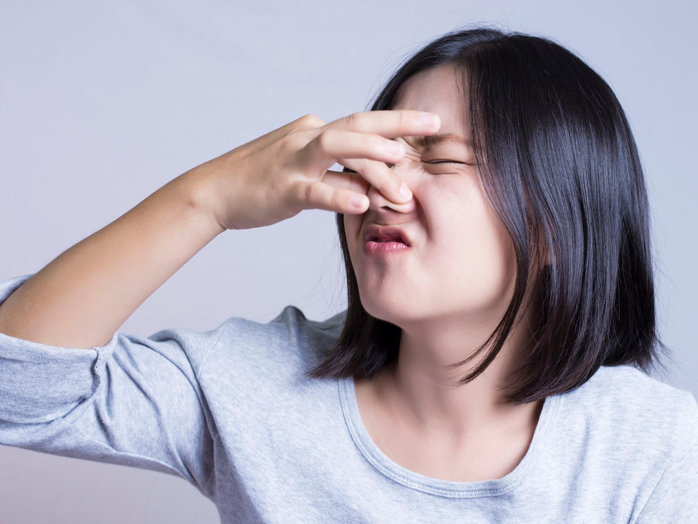 Mui co the thay doi khi o gan nhung nguoi om hinh anh