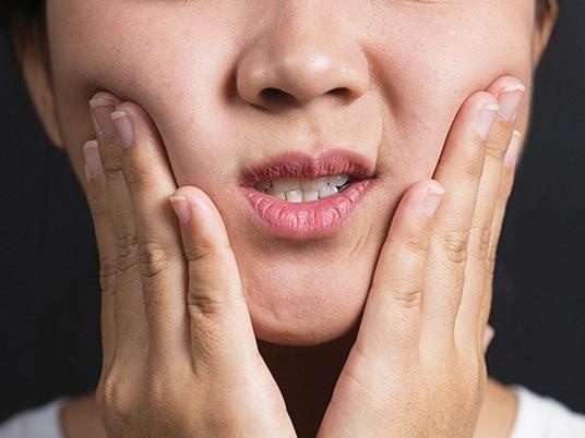 Dau hieu canh bao som benh ung thu luoi hinh anh