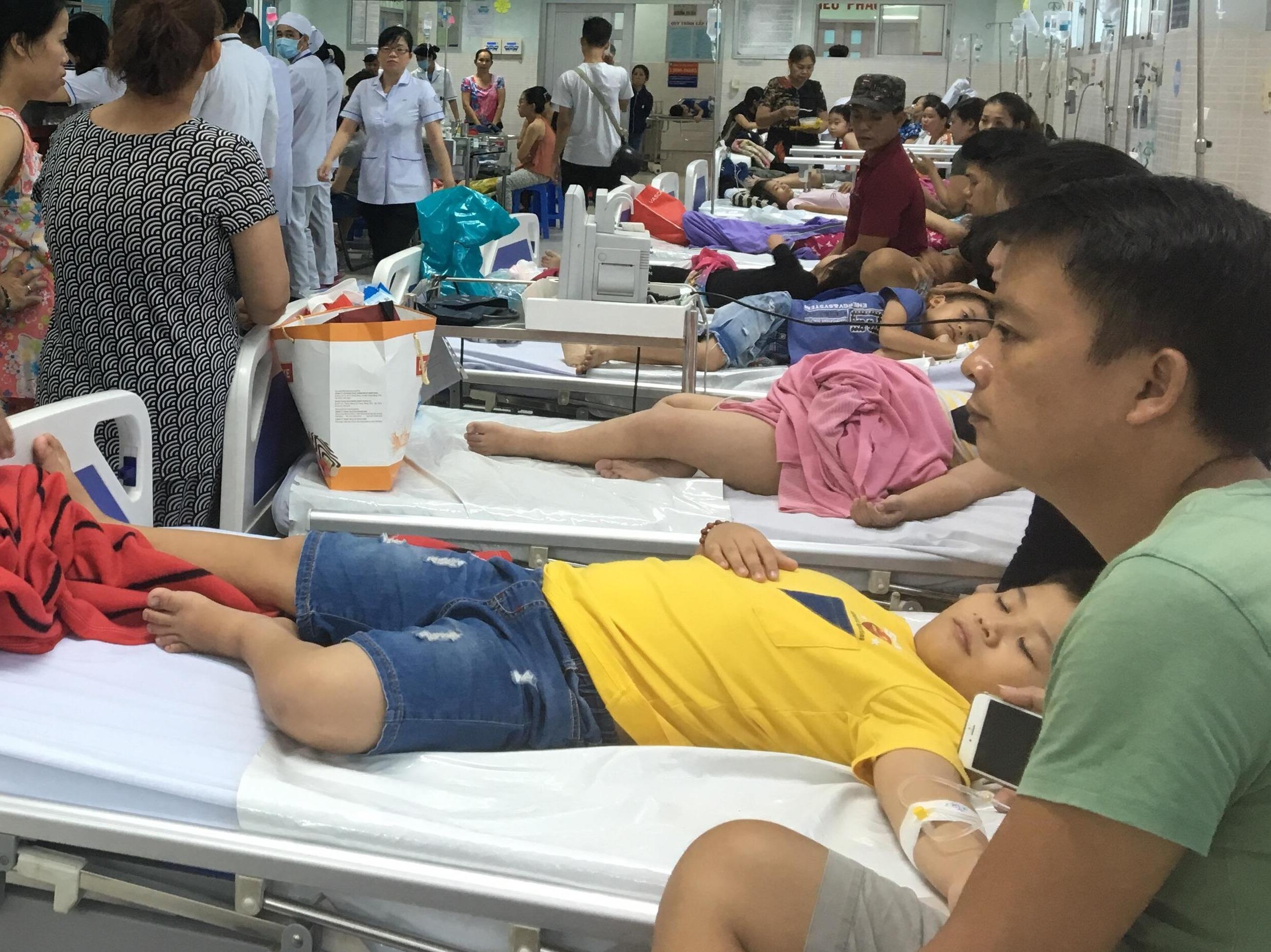 Vu ngo doc banh mi o Sai Gon: Co so san xuat chua dam bao an toan hinh anh