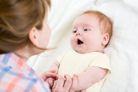 người lớn hôn trẻ nhỏ ảnh 8 nguoi lon hon tre nho anh 8