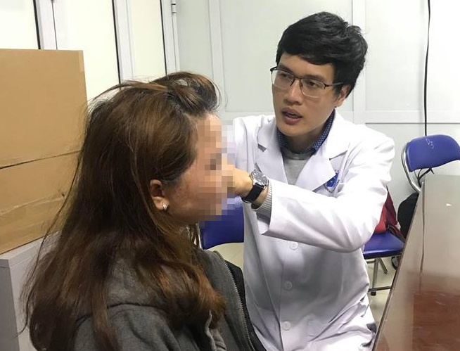 Da loang lo vi dap la trau khong tri nam hinh anh