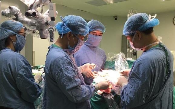 Phat hien khoi u mang nao khong lo sau mot thang dau dau hinh anh