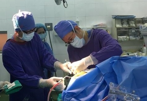 Lan dau tien mo nao cho benh nhan van con tinh hinh anh