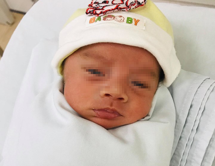 bé trai bị bỏ rơi tại bệnh viện ảnh 1 be trai bi bo roi tai benh vien anh 1