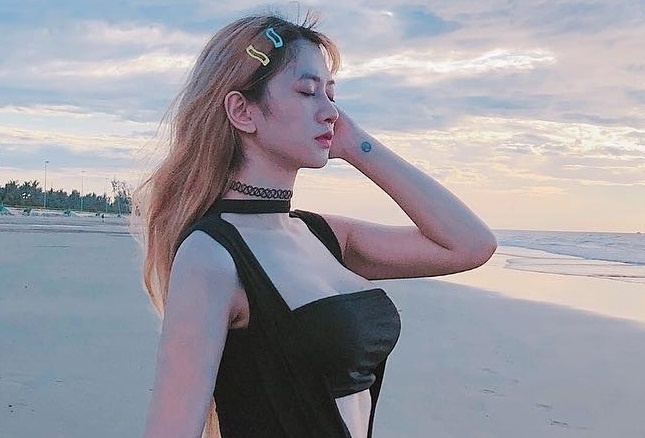 Ba hot girl phong tap so huu voc dang nong bong hinh anh