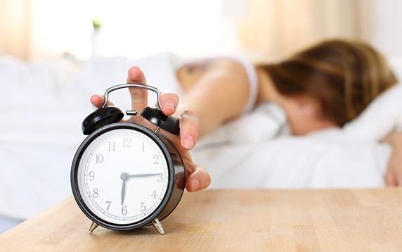 Sai lam khi ngu nuong vao cuoi tuan hinh anh