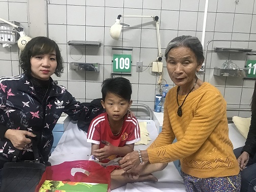 hoại tử ngón tay vì rắn cắn ảnh 1 hoai tu ngon tay vi ran can anh 1