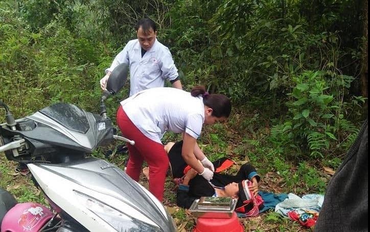 Bac si do de cho san phu sinh con doc duong hinh anh