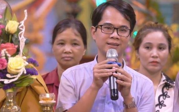 Bac si Benh vien Bach Mai khuyen nguoi dan len chua Ba Vang chua benh hinh anh