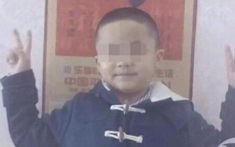 Hoc sinh qua doi vi benh bach cau, truong tuyen bo do 'qua bao' hinh anh