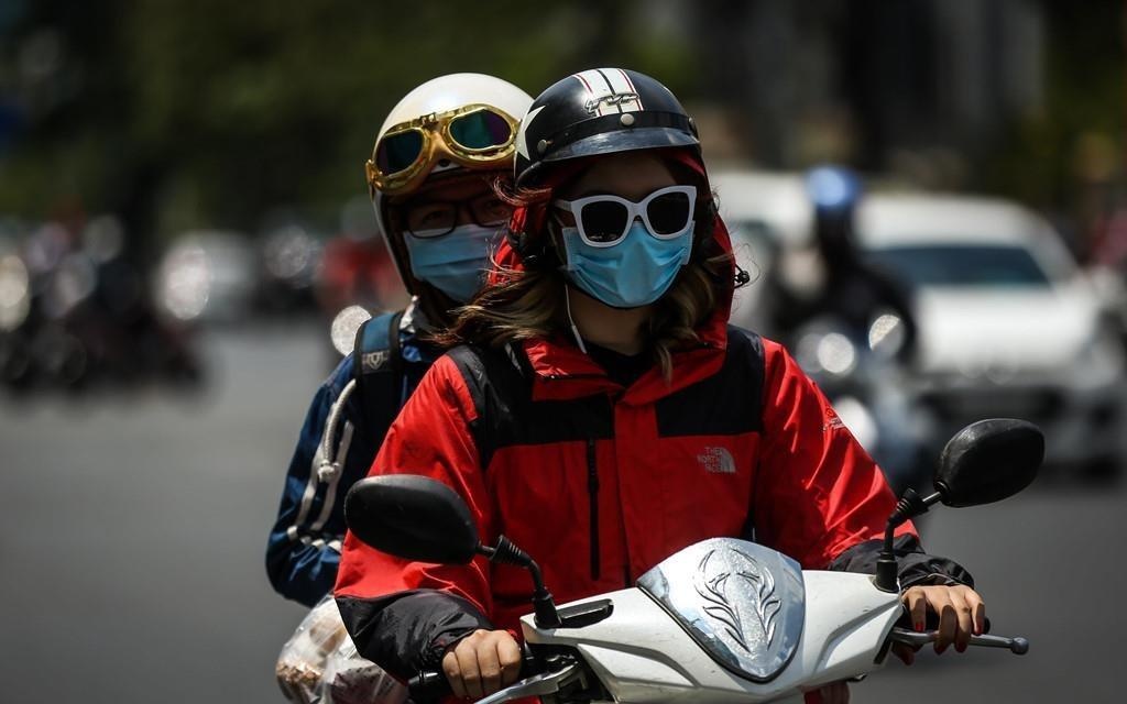 Chi so tia UV o TP.HCM dang cao qua nguong an toan hinh anh