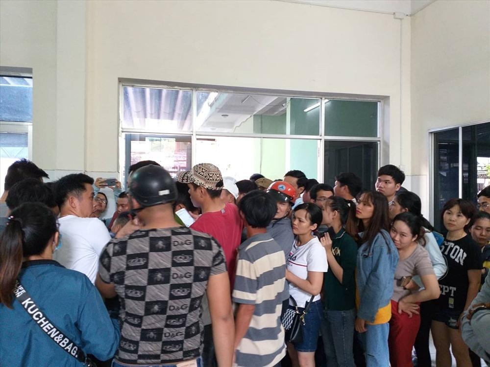 Vỡ trận tiêm vắc xin 6 trong 1 ảnh 1 Vo tran tiem vac xin 6 trong 1 anh 1