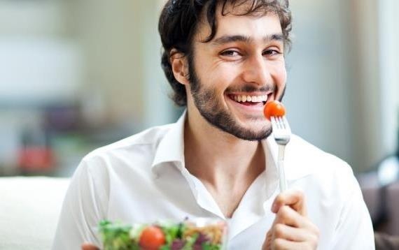 Nen nhai thuc an bao nhieu lan truoc khi nuot? hinh anh