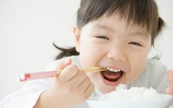 Noi duoc coi nhu bo nao thu 2 giup tre phat trien khoe manh hinh anh