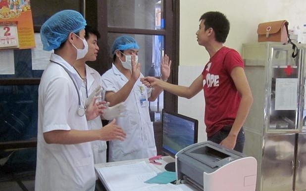 Benh nhan doa cho bac si 'sang nhat mang xa hoi hom nay' hinh anh