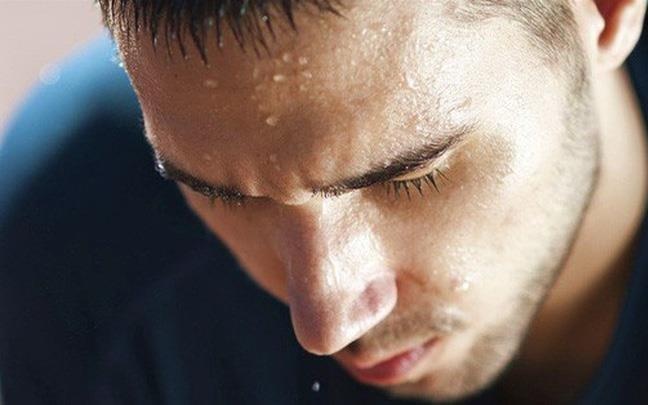 Dot quy vao mua nong thuong bi nham lan voi benh nao? hinh anh