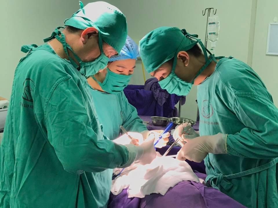 Phẫu thuật cắt một bên thận cho bé 2 tuổi ảnh 1 Phau thuat cat mot ben than cho be 2 tuoi anh 1