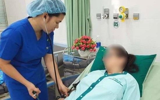 Nu du khach Australia nhap vien vi uong 30 vien thuoc paracetamol hinh anh