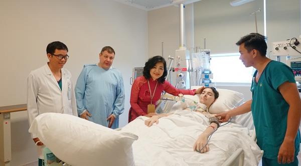 Nguoi cha niu giu su song cho con anh 2