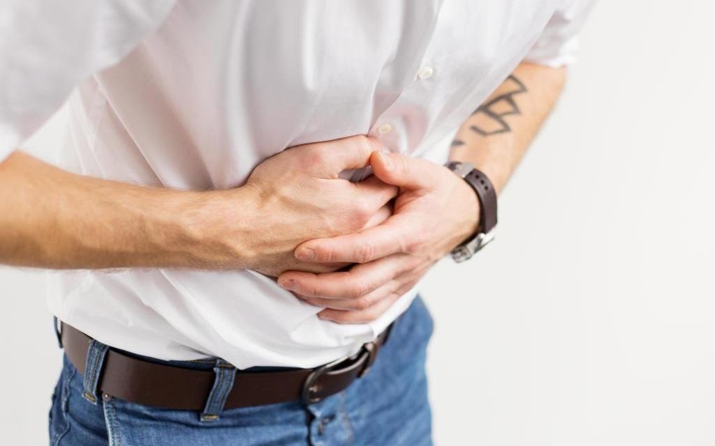 Chang trai hay an thit tai nhiem san day dai hon 1 m hinh anh