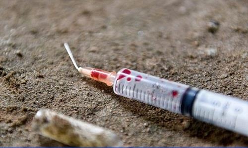 Lien tiep nhieu ca nhap vien do nghi giam kim tiem chua HIV o TP.HCM hinh anh