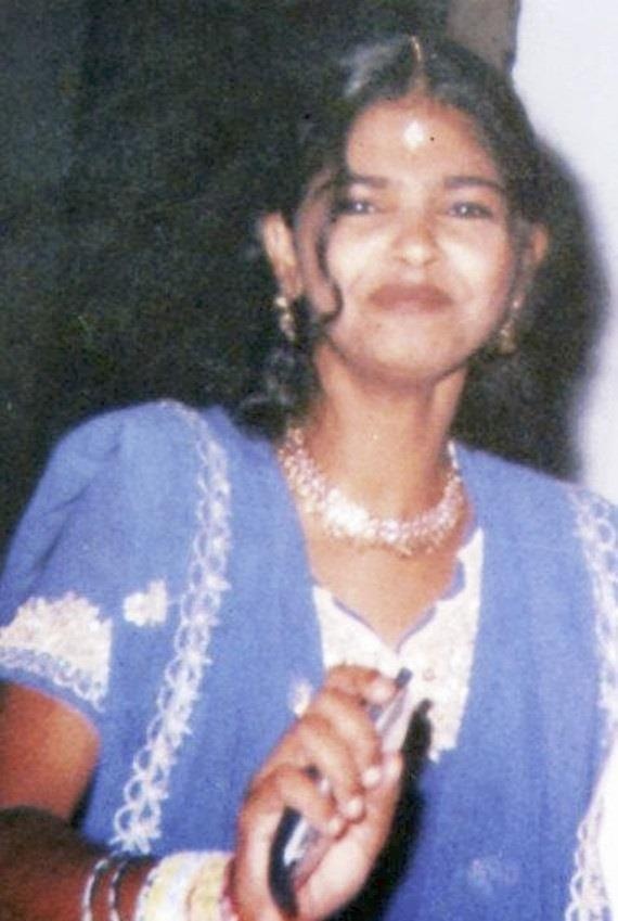 Co gai 15 tuoi bi tat axit anh 1